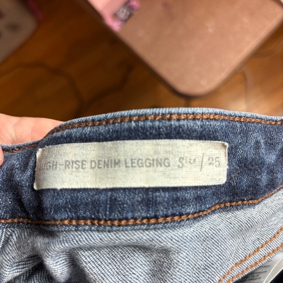 Pilcro by Anthropologie High Rise Denim Legging with gathered ankle - Picture 5 of 6